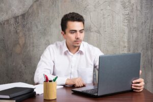 How Device Risk Indicators Help Businesses Detect & Prevent Fraud